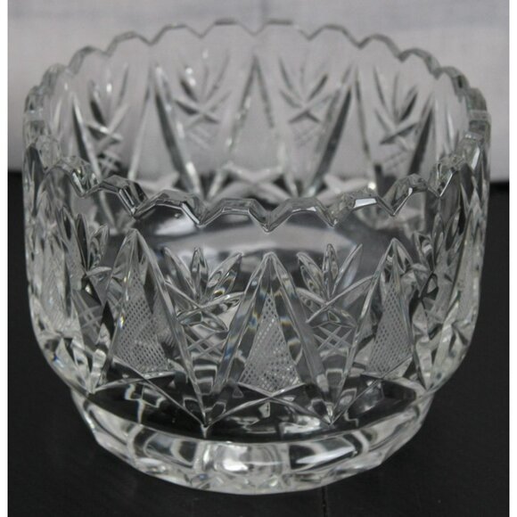 Rose Collection Lead Crystal Glass Bowl w/Intricate Design - Picture 4 of 6